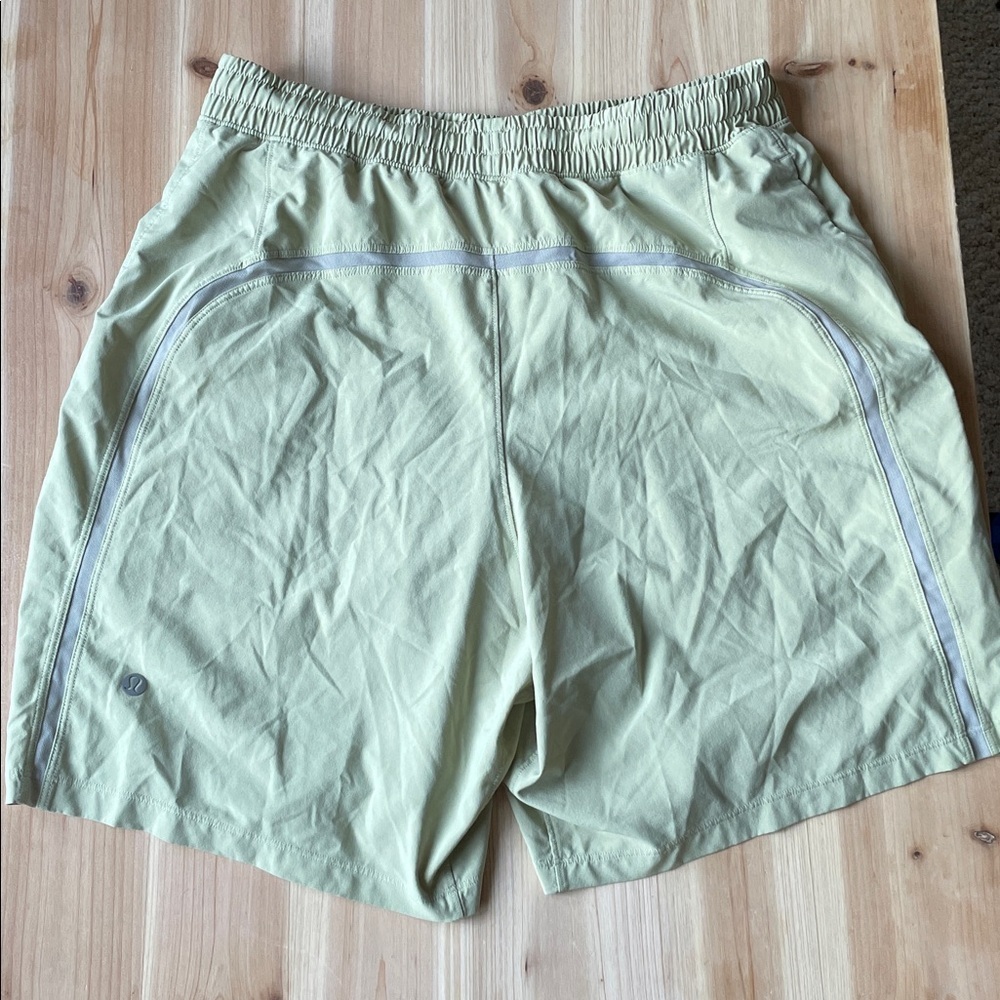 Lululemon Mens Green Pace Breaker Shorts Fully Lined 7" - Picture 3 of 9